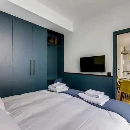 168 M - Superbe A דירה